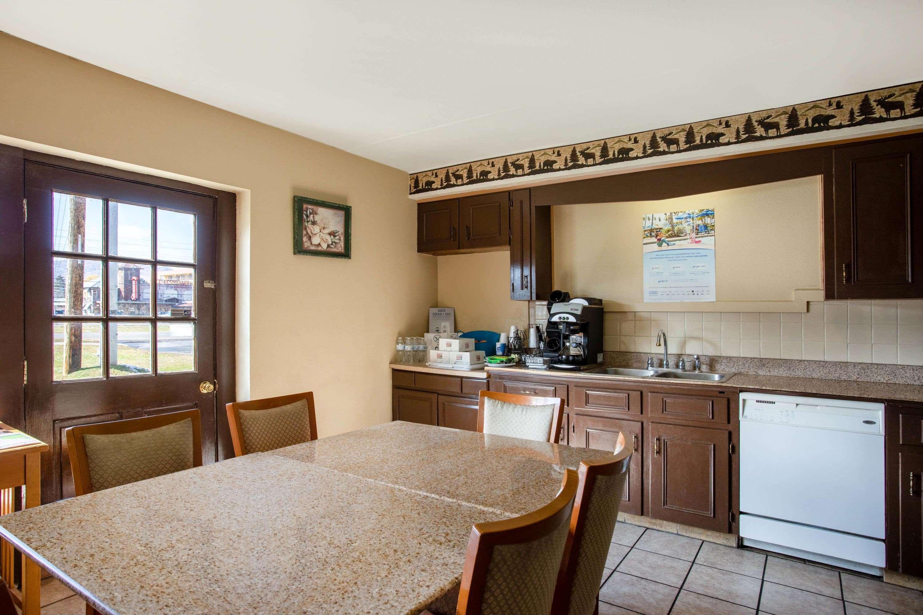 Pigeon Forge Parkway Inn Dış mekan fotoğraf