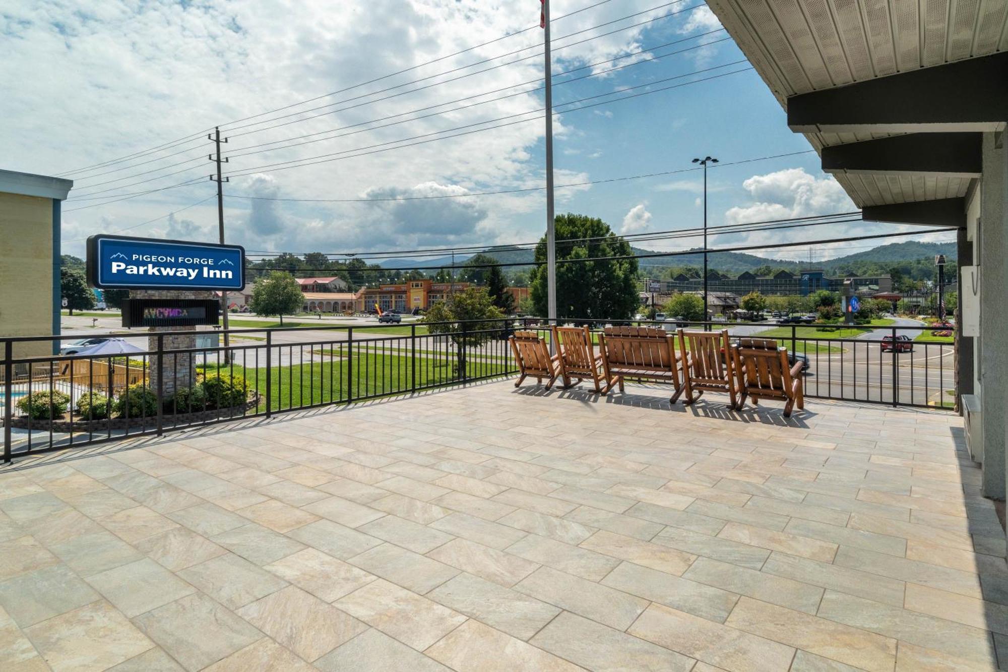 Pigeon Forge Parkway Inn Dış mekan fotoğraf